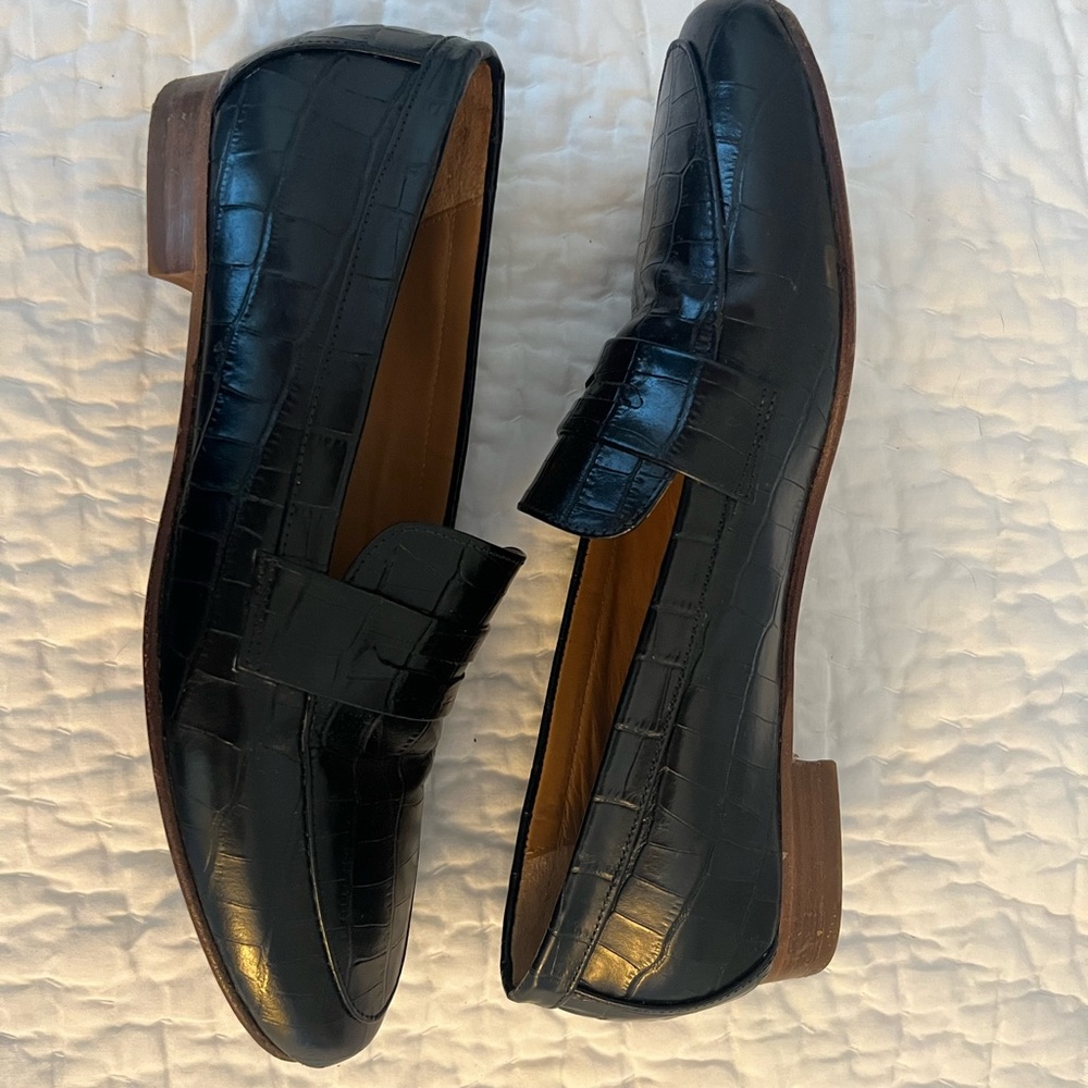 Beautiful Black Bobbies Penny Loafers Sz 38/7